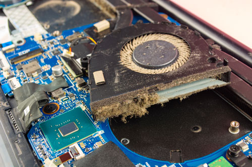 Cpu throttle: accumulo di polvere della parte della macchina