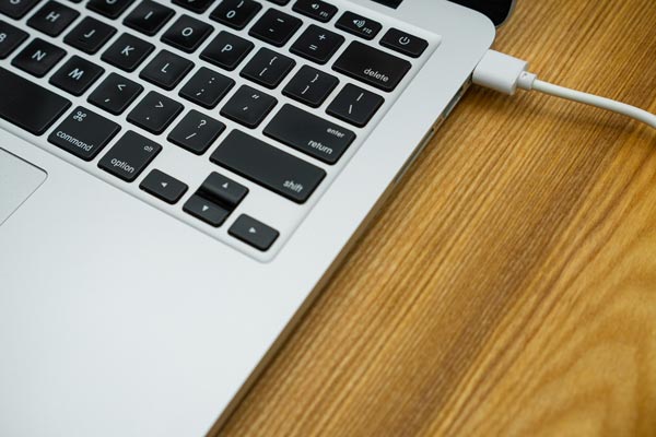 Sostituzione batteria macbook pro ricarica